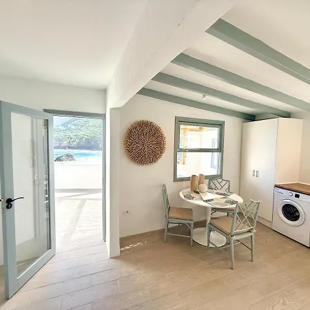 Tatil Evi Casa Riva, With Pool Overlooking The Sea Las Aguas
