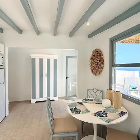 Tatil Evi Casa Riva, With Pool Overlooking The Sea