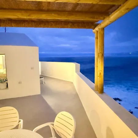 Tatil Evi Casa Riva, With Pool Overlooking The Sea