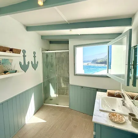 Casa Riva, With Pool Overlooking The Sea Tatil Evi