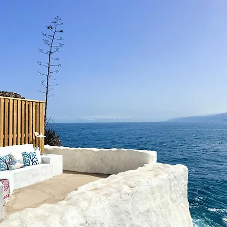 Tatil Evi Casa Riva, With Pool Overlooking The Sea